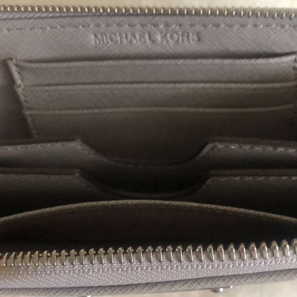 NWOT Michael Kors Wristlet - Picture 6 of 7